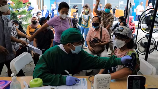 Tiêm chủng Covid-19 ở Indonesia.
