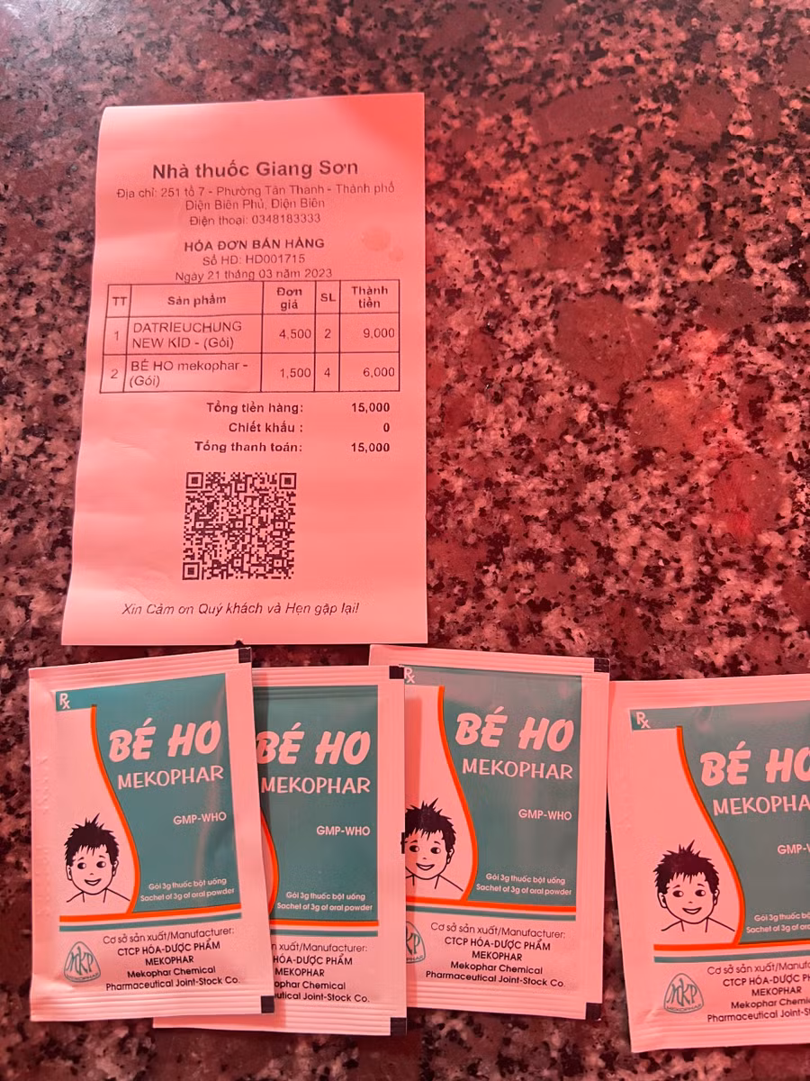 Thuốc ho Nhà thuốc Giang Sơn bán cho người dân nằm trong danh mục bị thu hồi.