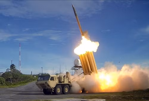 Hệ thống phòng thủ tên lửa THAAD trong một cuộc thử nghiệm vào ngày 10/9/2013. Ảnh: Stripes.