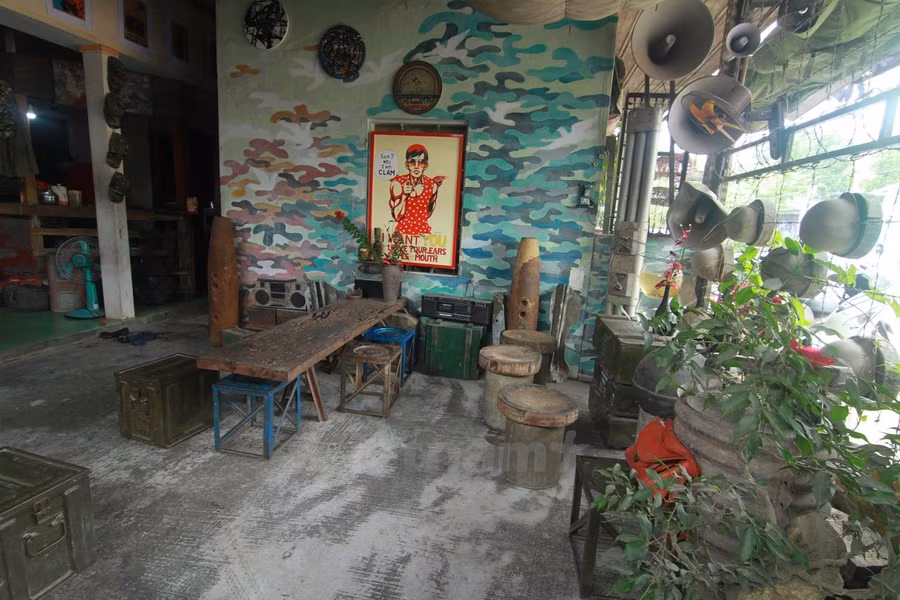 Độc đáo quán càphê “phong cách” chiến tranh ở cố đô Huế ảnh 5