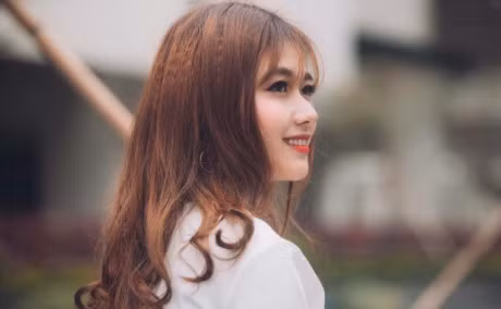Nu sinh DH Xay dung co 