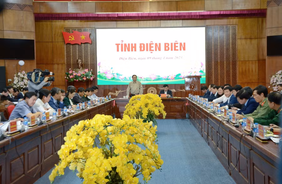 Toàn cảnh buổi làm việc.