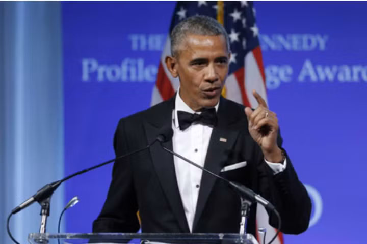 Cựu Tổng thống Obama kêu gọi Quốc hội dũng cảm bảo vệ Obamacare. Ảnh: AP