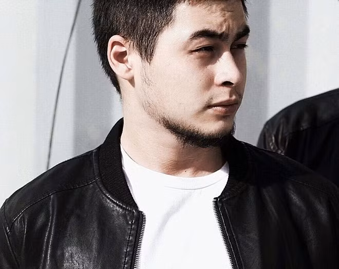 Daniel Hoàng là nhiếp ảnh gia trẻ tuổi, chuyên chụp các bộ ảnh lookbook thời trang đẹp mắt. Daniel Hoàng là nhiếp ảnh gia trẻ tuổi, chuyên chụp các bộ ảnh lookbook thời trang đẹp mắt.