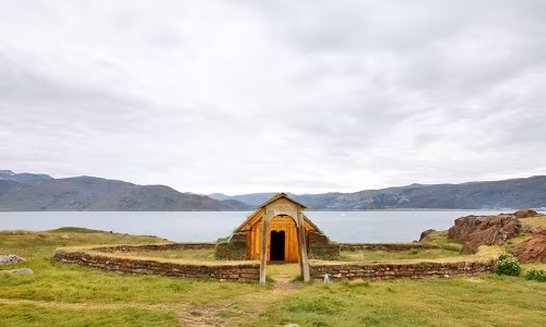 Mô hình phỏng theo nhà thờ của người Viking trên đảo Greenland. Ảnh: Bildagentur Zoonar GmbH. nhung-nen-van-minh-co-dai-bi-diet-vong-vi-bien-doi-khi-hau-2