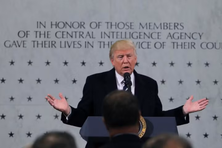 Tình báo Mỹ đang che giấu thông tin với ông Trump?