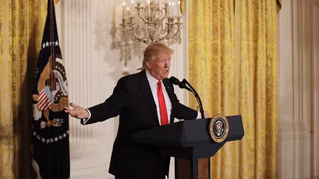 Tong thong Trump khang dinh se hoa hao voi Nga - Anh 1