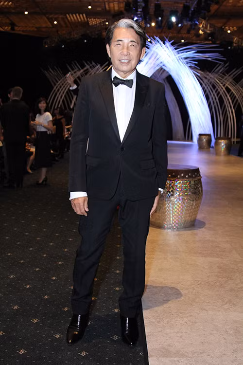 HH Phạm Hương kiêu kỳ xách túi Dior 90 triệu đồng - 7