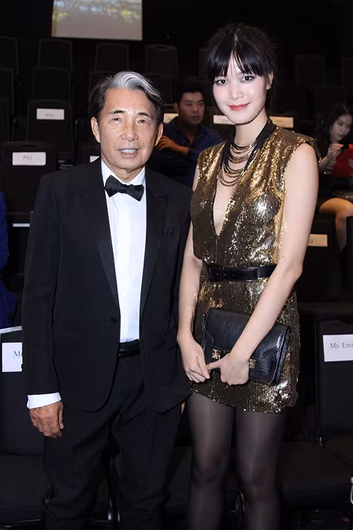 HH Phạm Hương kiêu kỳ xách túi Dior 90 triệu đồng - 8
