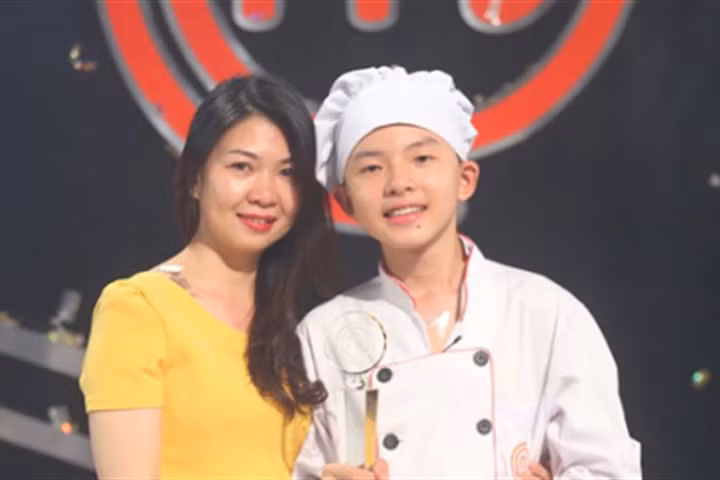 Quán quân vua đầu bếp nhí Thanh Hải: Tết này em làm đầu bếp chính nhà nội