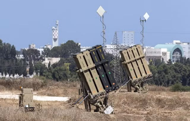 Hệ thống phòng không Vòm sắt của Israel.