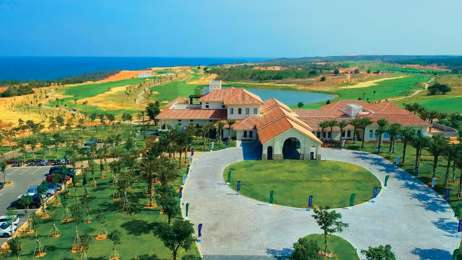 Cụm sân golf PGA độc quyền 36 hố là một trong những tiện ích nổi bật tại NovaWorld Phan Thiết