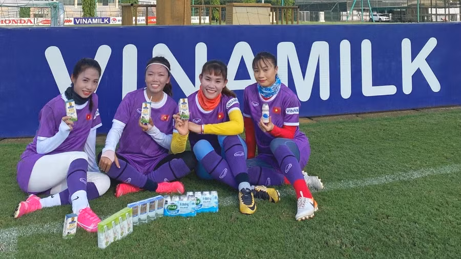 Các sản phẩm dinh dưỡng của Vinamilk đã đồng hành cùng các nữ cầu thủ, góp phần bổ sung năng lượng, nâng cao thể trạng để tập luyện và thi đấu.