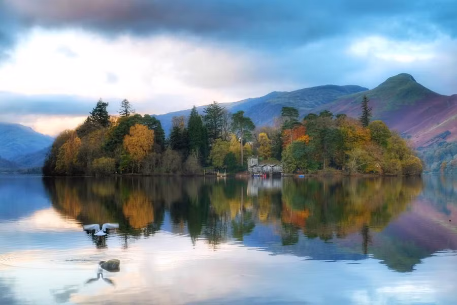 Quang cảnh Derwentwater – công viên quốc gia Lake District, phía bắc nước Anh.