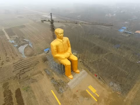 Bức tượng vàng cao bằng tòa nhà 10 tầng của cố chủ tịch Mao Trạch Đông sắp được khánh thành Bức tượng vàng cao bằng tòa nhà 10 tầng của cố chủ tịch Mao Trạch Đông sắp được khánh thành