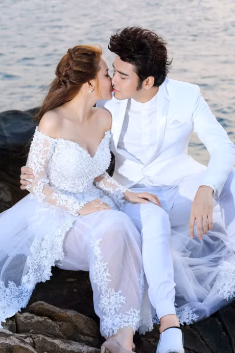 Anh cuoi lang man tren bien cua dien vien Phuong Hang - Anh 3