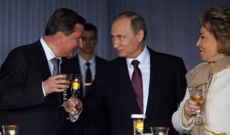 Putin thay mau tang lop tinh hoa Nga - Anh 1