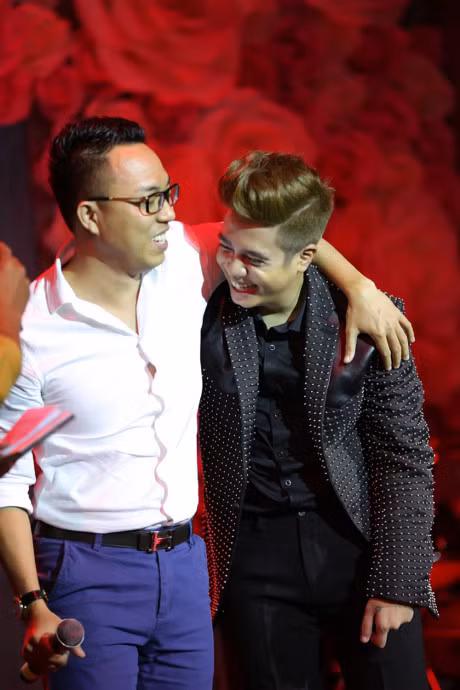 Ho Ngoc Ha tiet lo ly do tang 2 ca khuc cho Bui Anh Tuan - Anh 11