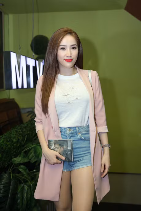 Ho Ngoc Ha tiet lo ly do tang 2 ca khuc cho Bui Anh Tuan - Anh 8