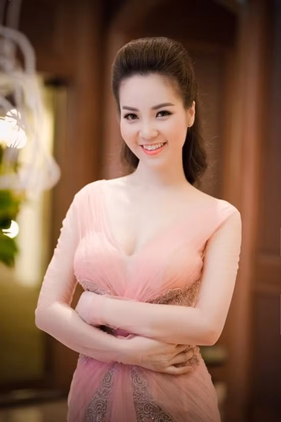 Á hậu Thụy Vân, MC, sao Việt, hoa hậu, vietnamnet