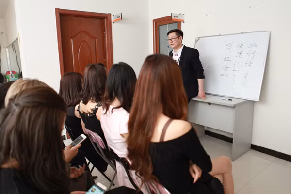 Lớp đào tạo ngôi sao mạng xã hội ở Trung Quốc