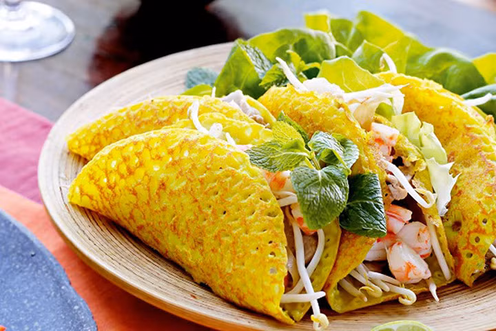Bánh xèo Việt Nam lọt top món ăn đường phố đáng thử nhất Thế Giới