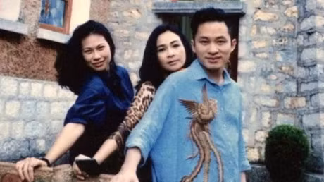 Dieu it biet ve nguoi vo bi an moi lo dien cua ca si Tung Duong - Anh 3