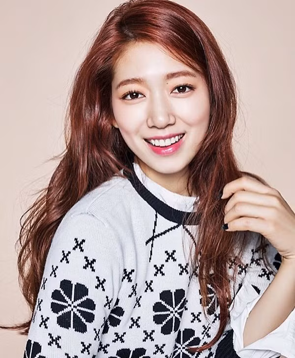 Tên tuổi của Park Shin Hye được hâm mộ đông đảo ở các nước châu Á, đặc biệt là Trung Quốc. Những phim do Park Shin Hye đóng vai chính gần đây như The Heirs, Pinocchio vượt qua lãnh thổ quê nhà, khá đình đám ở châu Á. Tên tuổi của Park Shin Hye được hâm mộ đông đảo ở các nước châu Á, đặc biệt là Trung Quốc. Những phim do Park Shin Hye đóng vai chính gần đây như The Heirs, Pinocchio vượt qua lãnh thổ quê nhà, khá đình đám ở châu Á.