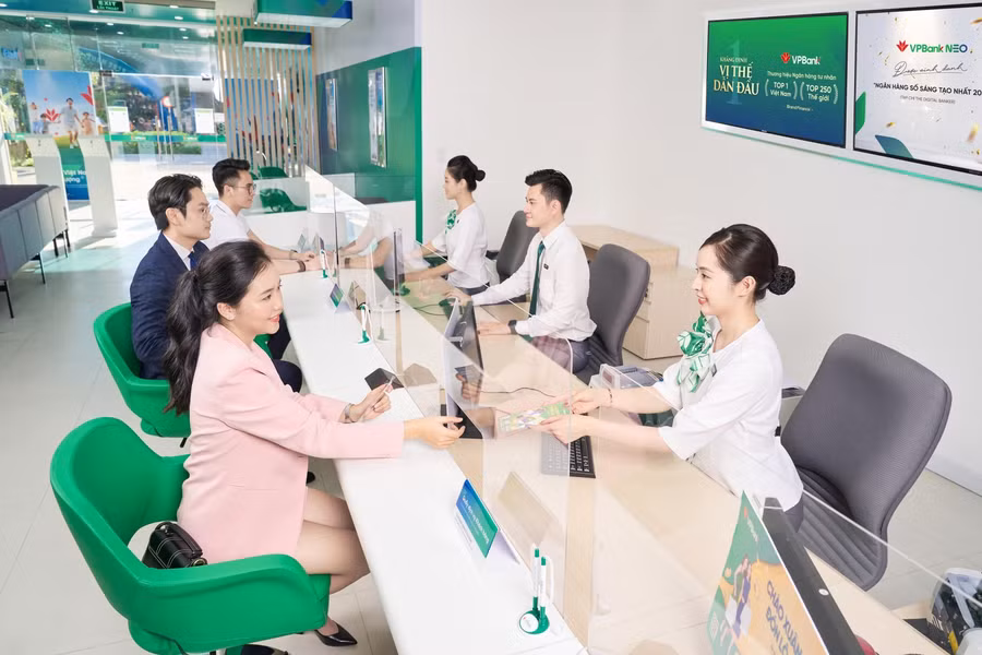 VPBank tái định vị thương hiệu từ các phòng giao dịch ảnh 7