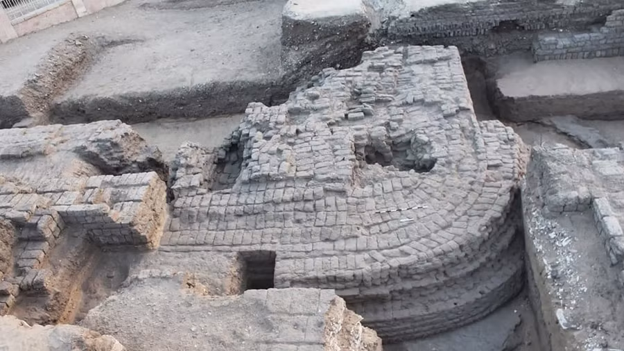 Một khu vực mới được phát hiện tại đền thờ Ramses II ở Abydos. Một khu vực mới được phát hiện tại đền thờ Ramses II ở Abydos.