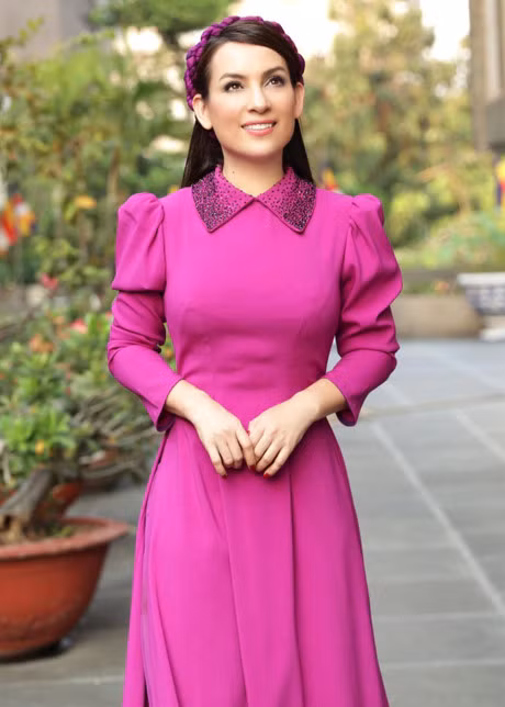 Ca si Phi Nhung hanh phuc sum vay cung con ruot & con nuoi - Anh 2