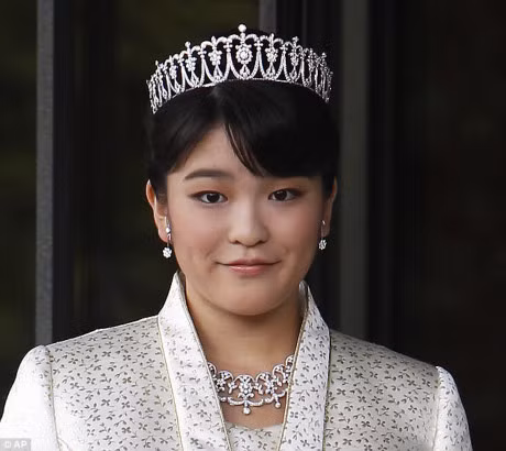 Cong chua Nhat Ban tu bo dia vi hoang gia de ket hon voi thuong dan - Anh 1
