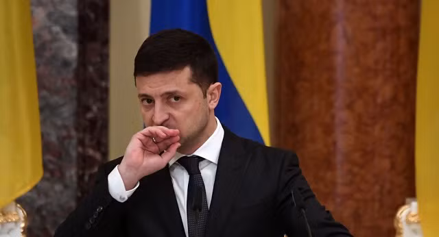 Thủ tướng Ukraine bất ngờ gửi đơn từ chức