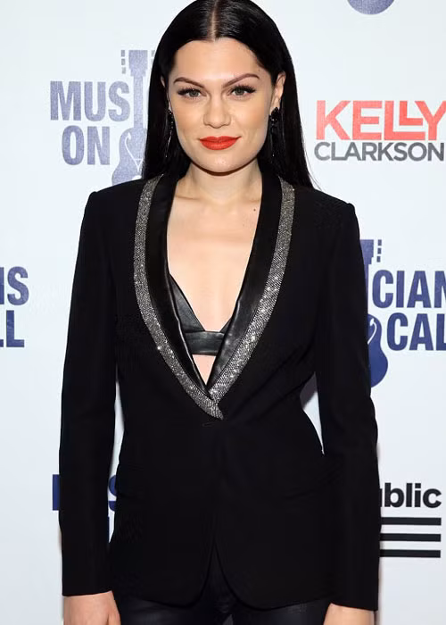 Tiết lộ thú vị về xuất xứ nghệ danh của sao Hollywood - Hình 9 Tiet lo thu vi ve xuat xu nghe danh cua sao Hollywood-Hinh-9