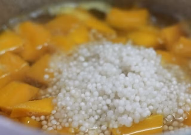 Cách nấu chè bí đỏ sữa tươi bột báng thơm ngọt, béo ngậy chè bí đỏ sữa tươi bột báng