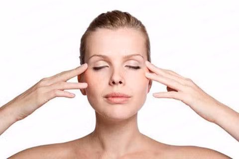 Uống đủ nước để da mềm mại, đàn hồi tốt hơn