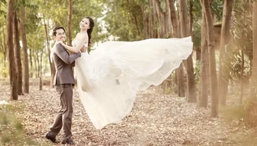 Duy Nhân - Kiều Oanh hạnh phúc trong "Ngày chung đôi".