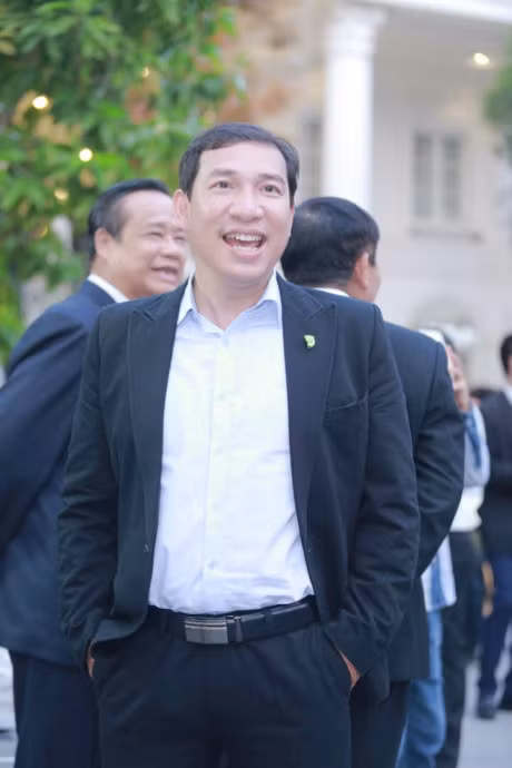 Nghe si ngoai Bac rong ran di du cuoi MC Thanh Trung - Anh 13