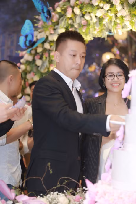 Nghe si ngoai Bac rong ran di du cuoi MC Thanh Trung - Anh 12