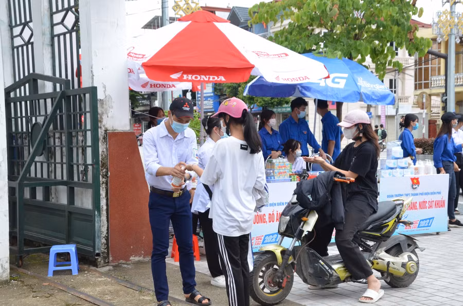 Thí sinh được hỗ trợ thực hiện các quy định phòng dịch.