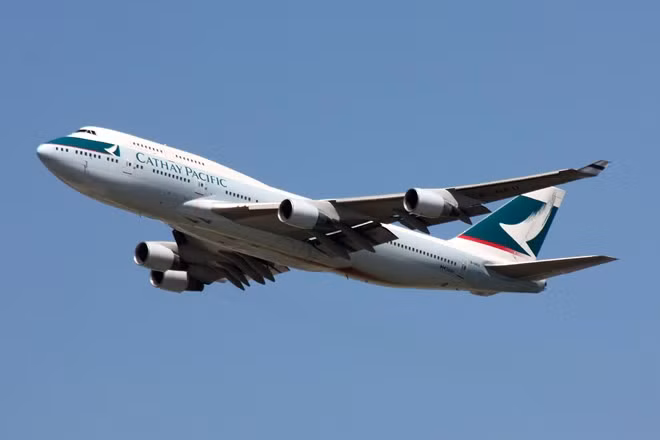 Cathay Pacific của Hong Kong nằm trong top 10 với kết quả đánh giá 7 sao cho độ an toàn và chất lượng dịch vụ. 10 hãng hàng không an toàn nhất thế giới