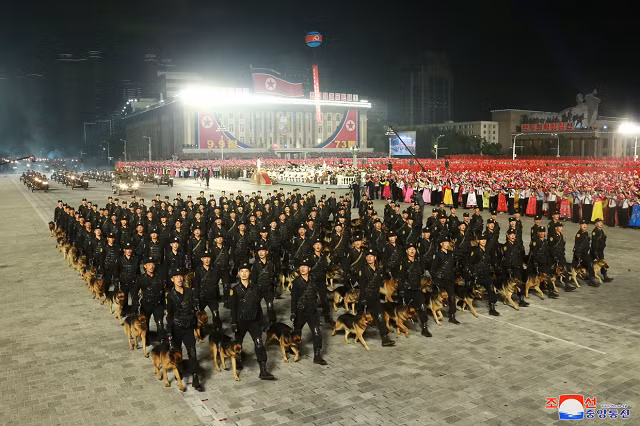 Hình ảnh Triều Tiên duyệt binh lúc nửa đêm mừng Quốc khánh ảnh 2