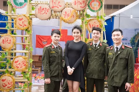 Á hậu Huyền My phối váy bình dân với phụ kiện hàng hiệu - Ảnh 8