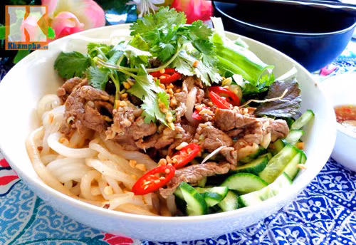 doi vi bua sang voi banh canh tron thit bo - 8