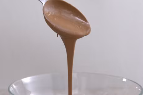 Bat ngo voi mon banh socola mi an lien ngon mien che - Anh 4