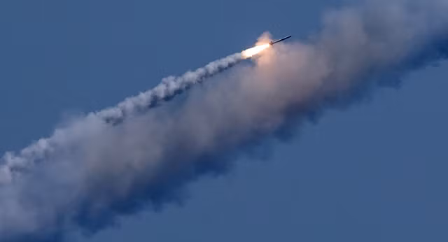 Tàu Nga bắn tên lửa hành trình Kalibr vào các mục tiêu khủng bố ở Syria.
