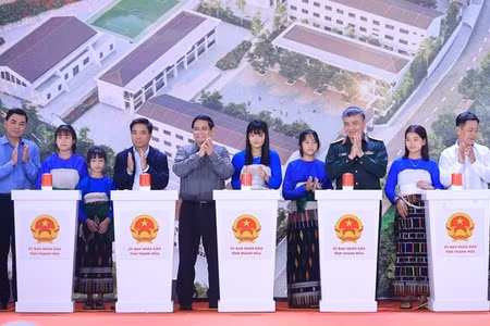 Khởi công đồng loạt 72 trường nội trú liên cấp tại các xã biên giới