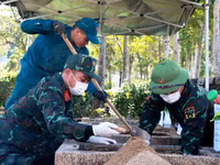 Công tác lấy mẫu sinh phẩm đối với các phần mộ liệt sĩ chưa xác định được thông tin tại toàn bộ 42 nghĩa trang TP Huế đã hoàn tất. (Ảnh: Lê Sáu)