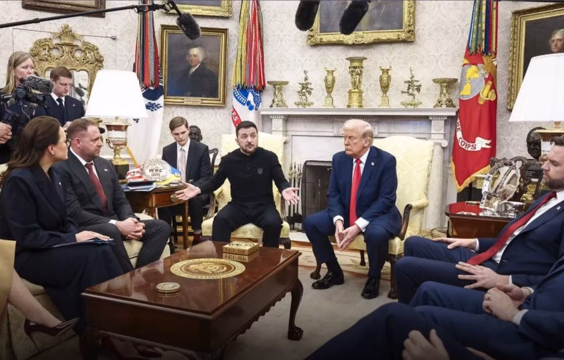 Tổng thống Ukraine Zelensky trong một cuộc hội đàm với Tổng thống Trump tại Nhà Trắng.