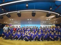 Đại diện lãnh đạo Trường Đại học Intracom và sinh viên tại lễ khai giảng.